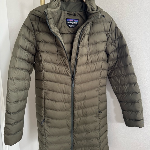 Patagonia Women's Olive Quilted Jacket - Picture 2 of 3